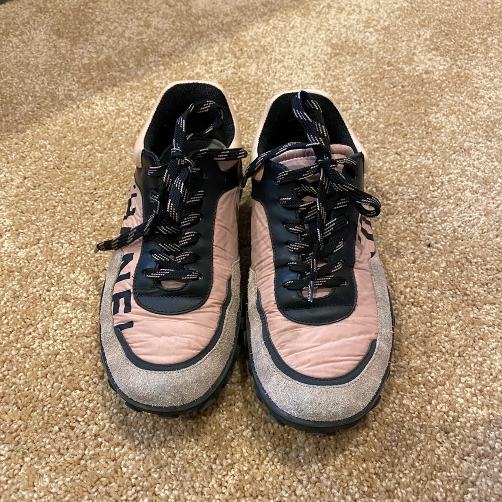 Chanel 18b Black pink nylon logo CC sneaker